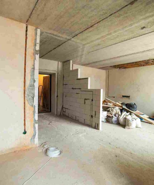 interior-of-an-apartment-room-with-bare-walls-and-2026-01-06-10-48-08-utc_11zon